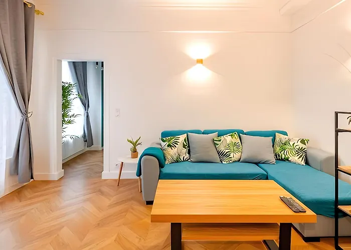 Loft A 2 Pas Des Champs Elysees Et De La Defense!