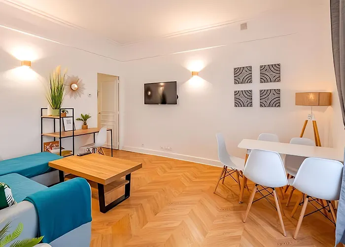 Loft A 2 Pas Des Champs Elysees Et De La Defense!