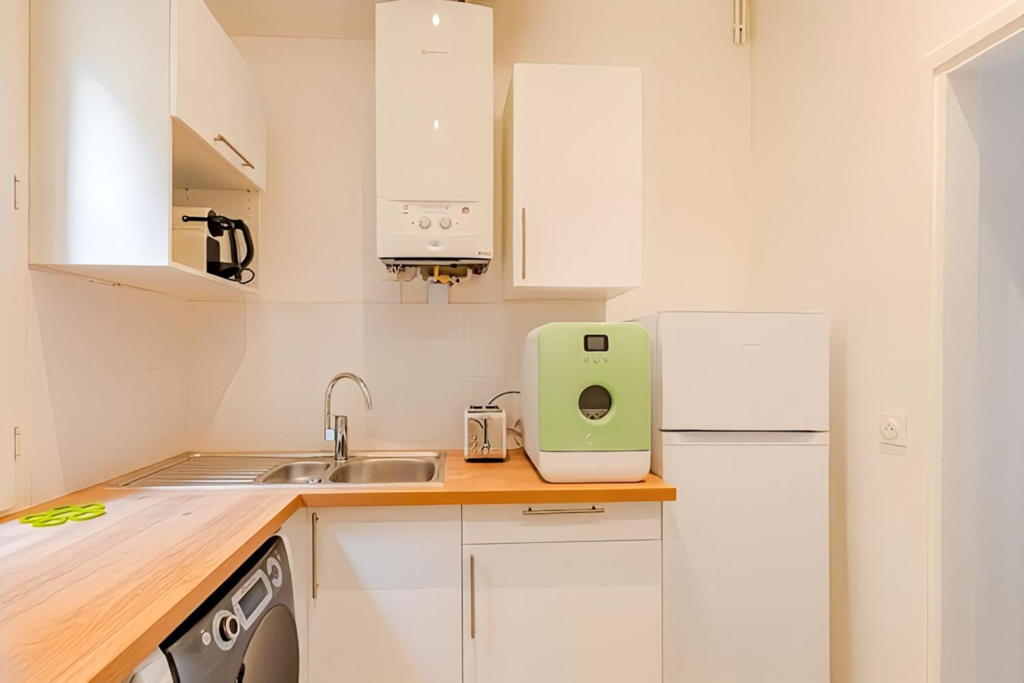 Loft A 2 Pas Des Champs Elysees Et De La Defense!