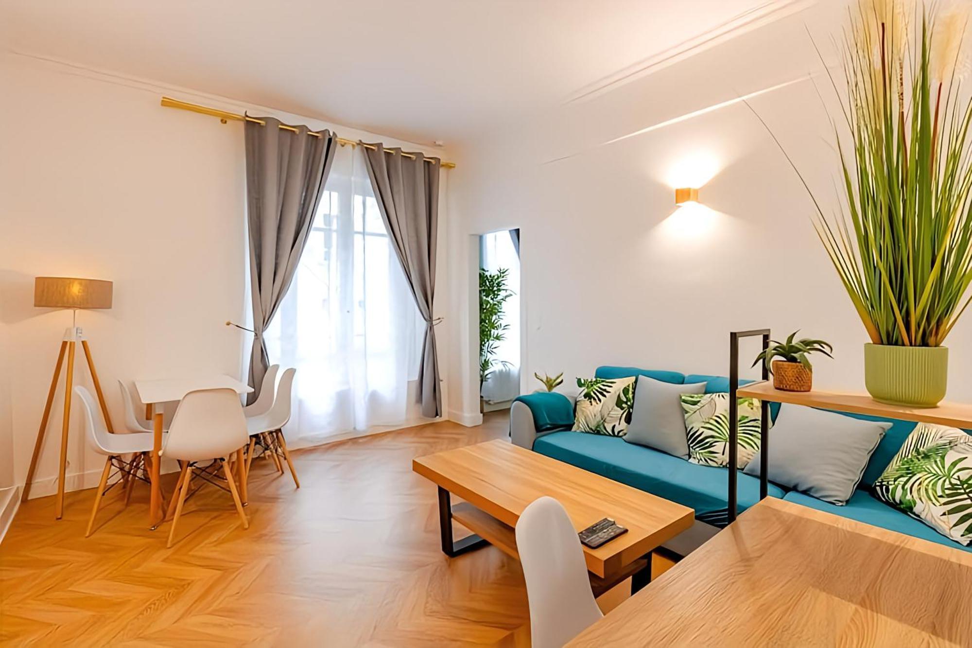 Loft A 2 Pas Des Champs Elysees Et De La Defense! *